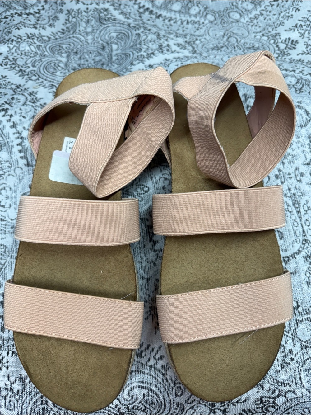 Women’s Elastic Report Strap Sandals in Blush Pink - 8.5